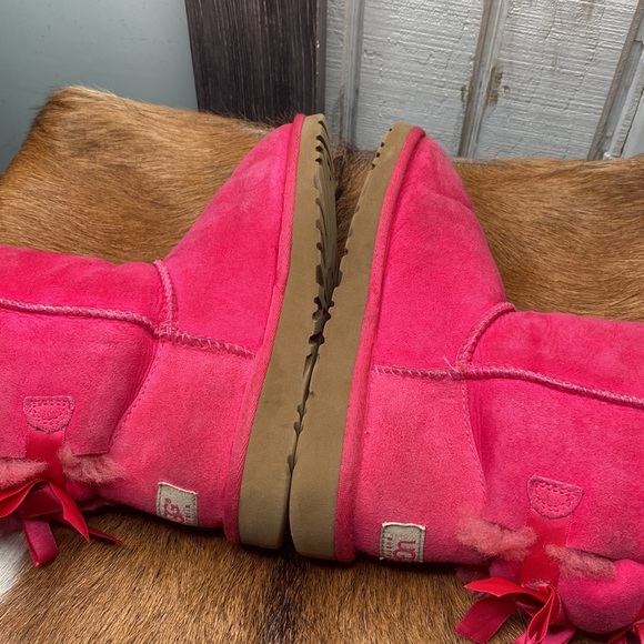 Kids little gril UGG winter boots size 3 check them out very nice thanks 🙏 - Picture 8 of 10